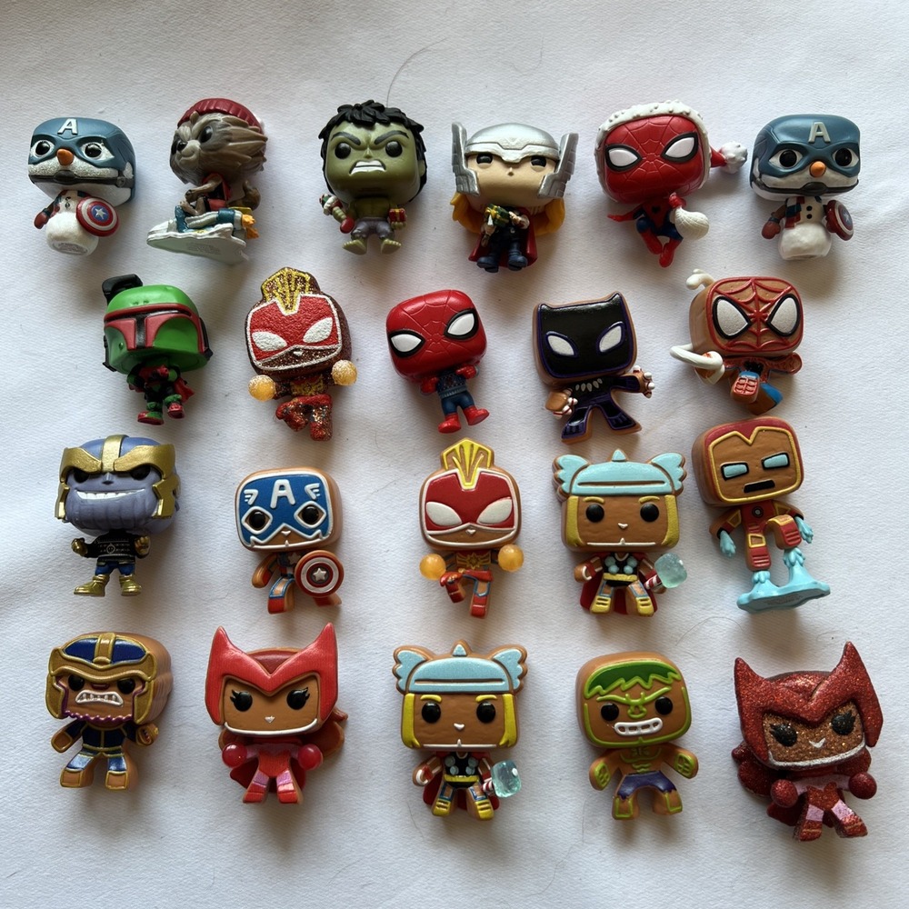 21 - FUNKO ADVENT CALENDAR: MARVEL Holiday Mini Figures